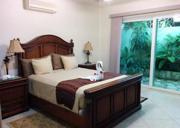 Hébergement de vacances Casa Beard, Spacious With High Speed Wifi & Pool. *