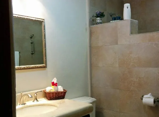 Casa Beard, Spacious With High Speed Wifi & Pool. * Playa del Carmen