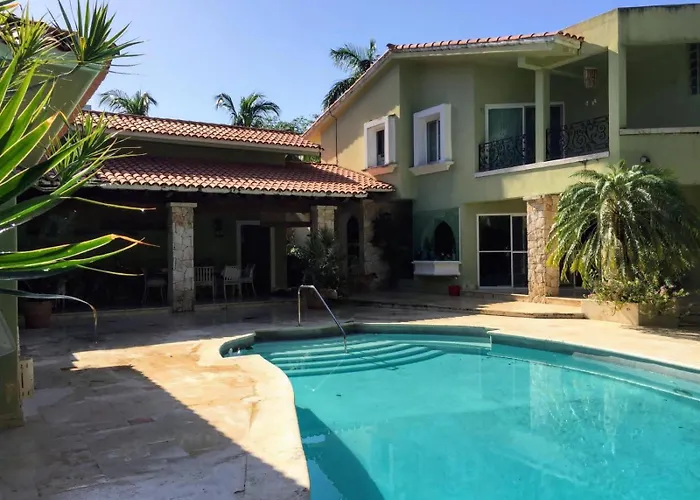 Casa Beard, Spacious With High Speed Wifi & Pool. Hébergement de vacances *